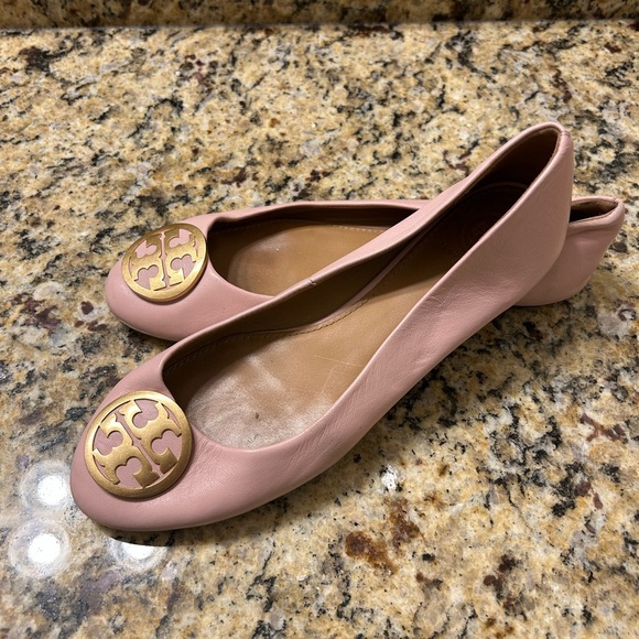 Tory Burch Blush Reva Flats with Gold Logo - Picture 1 of 7